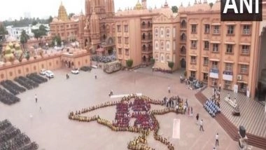 India News | Gujarat: Students in Surat Form Human Chain as Part of  'Meri Maati, Mera Desh' Campaign to Honour Fallen Soldiers