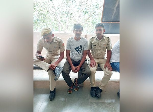 Business News | Gang Accused of Conning People as Fake Packers and Movers Nabbed in Pune