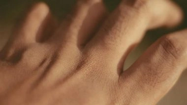 Science News | Electrical Impulses Between Skin Cells Affect Development of Melanoma: Study