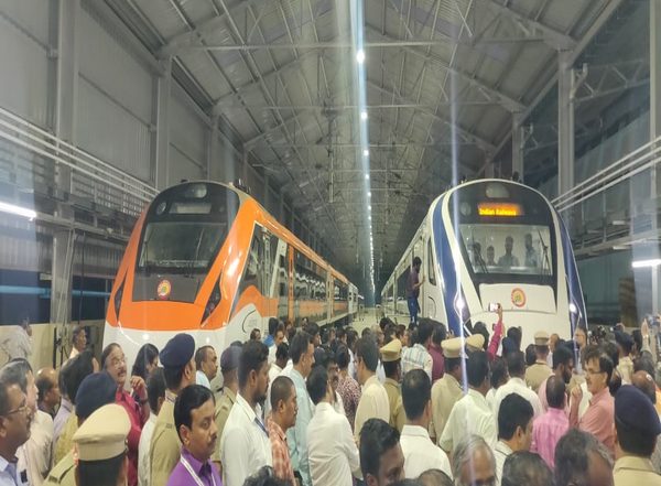 Business News | Hindalco, Texmaco Team Up to Make Aluminium Rail Wagons and Coaches