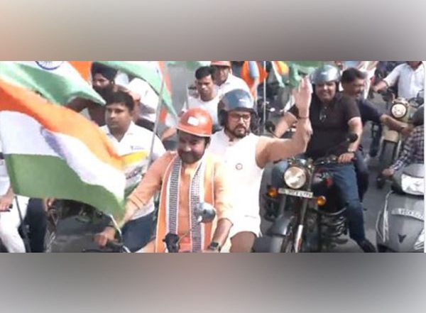 India News | Vice President Jagdeep Dhankar Flags off 'Har Ghar Tiranga' Bike Rally in Delhi