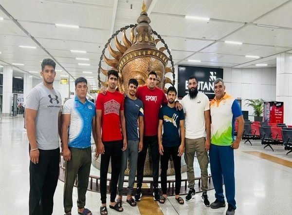 Sports News | Greco-Roman Wrestlers Leave for Romania for Special Training Camp, Competition