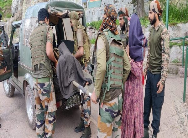 India News | J-K : Indian Army Rescues 16-year Old Girl, Provide Medical Assistance