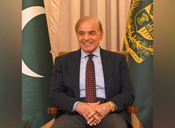 World News | Pakistan: PM Shehbaz Sharif Hopeful of Finalising Caretaker PM Today