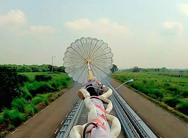 India News | Gaganyaan Mission: ISRO Conducts Drogue Parachute Deployment Tests