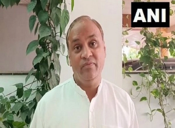 India News | After FIR on Priyanka Gandhi, Congress Leader Arun Yadav Says Madhya Pradesh Has Turned into “home Ground of Corruption” 