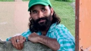 India News | Meet Kashmir’s Mudasir Dar Who Created World’s Tiniest Painting of Kaaba