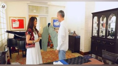 World News | US Envoy Eric Garcetti, Designer Ritu Beri Discuss Importance of Khadi, Its Link with India’s Freedom Movement