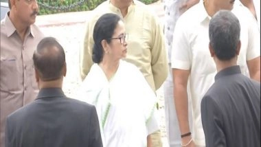 India News | 77th Independence Day: CM Mamata Banerjee Attends Tea Party Hosted by West Bengal Governor Ananda Bose 