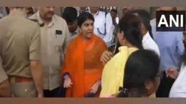 India News | BJP's MLA Rivaba Jadeja Gets into Verbal Spat with MP Poonamben Maadam