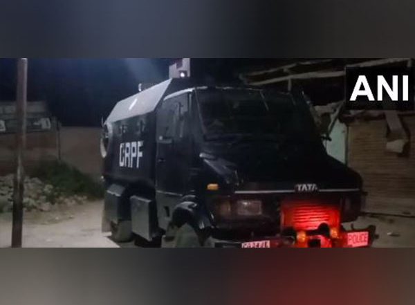 India News | J-K: Encounter Between Security Forces and Terrorists Underway in Larrow-Parigam Area of Pulwama