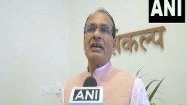 India News | MP CM Chouhan Distributes Felicitation Letters to Newly Appointed Teachers