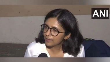 India News | DCW Chief Swati Maliwal Stopped from Meeting Delhi Rape Victim, Sits on Dharna 