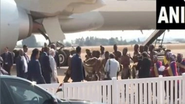 World News | PM Modi Receives Traditional South African  Welcome in Johannesburg 