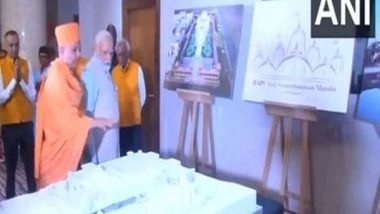 World News | South Africa: PM Modi Inspects Model of Swaminarayan Temple in Johannesburg