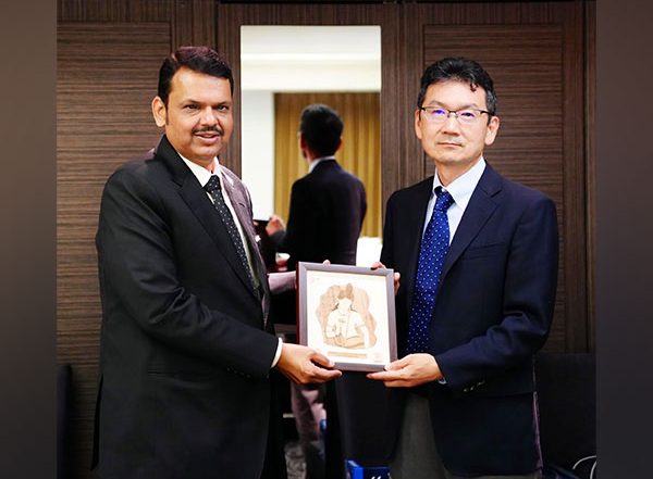 World News | Devendra Fadnavis Welcomes Japan’s Power Generation Company ‘JERA’ to Invest in Maharashtra