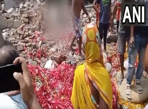 India News | West Bengal: Blast Rips Through Illegal Cracker Factory, 5 Dead