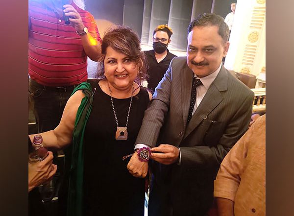 Business News | Raell Padamsee Ties a ‘103 Rakhee’ to Vivek Phansalkar, Commissioner of Police, Mumbai  for Amplification of 103 Women's Helpline
