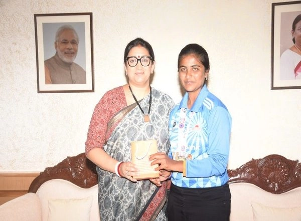 Sports News | Smriti Irani Felicitates Gold Medal-winning Indian Women's Blind Cricket Team