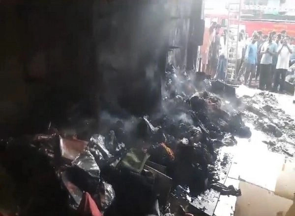 India News | Andhra Pradesh: Fire Breaks out in Srikakulam Shopping Mall 