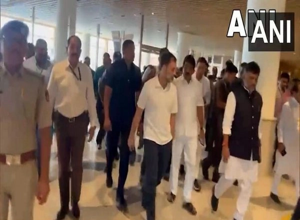 India News | Rahul Gandhi Arrives in Bengaluru Ahead of Launch of Gruha Lakshmi Yojana