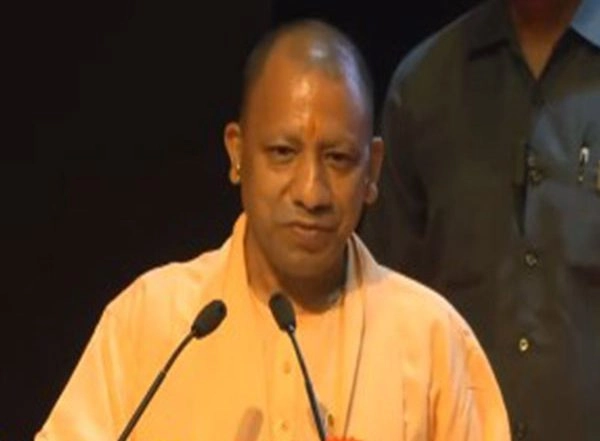 India News | CM Yogi Expresses Grief over Deaths in Road Accident in UP's Raebareli