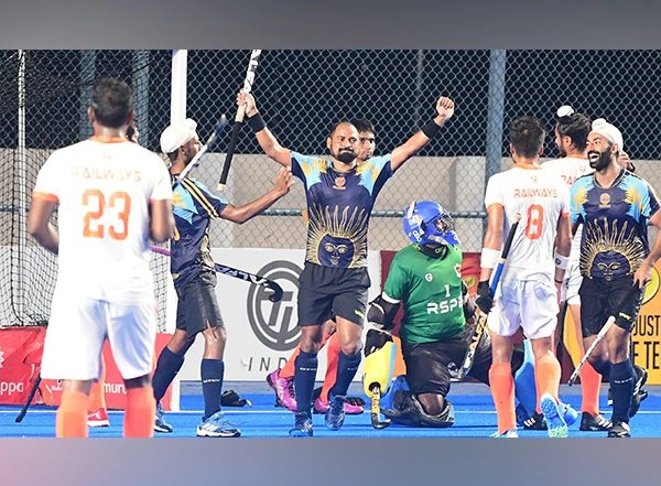 Sports News | Roshan Minz's Last Minute Goal Seals 4-4 Draw for IOCL Against RSPB