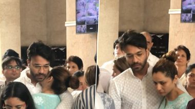 Ankita Lokhande Breaks Down at Father's Funeral; Husband Vicky Jain Consoles Her (Watch Video)