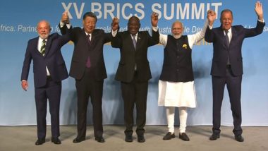 BRICS Leaders Arrive for Plenary Sessions, PM Narendra Modi, Chinese President Xi Jinping Stand Apart in Family Photo (Watch Video)