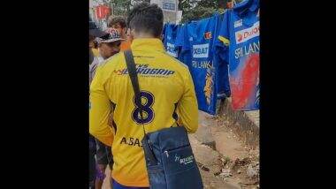 Fan in Sri Lanka Spotted Wearing CSK Jersey During SL vs BAN Asia Cup 2023 Match, Video Goes Viral!