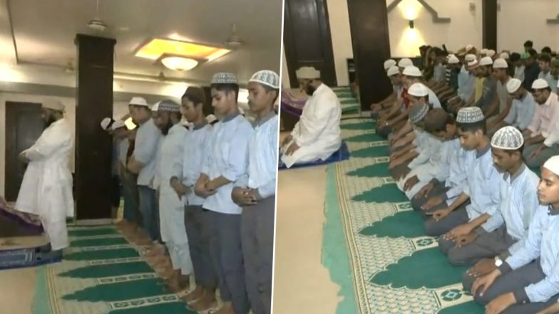 Chandrayaan 3 Moon Landing on August 23: People Offer Namaz at Islamic Center of India in Lucknow for Successful Landing of Vikram Lander on Lunar Surface (Watch Video)