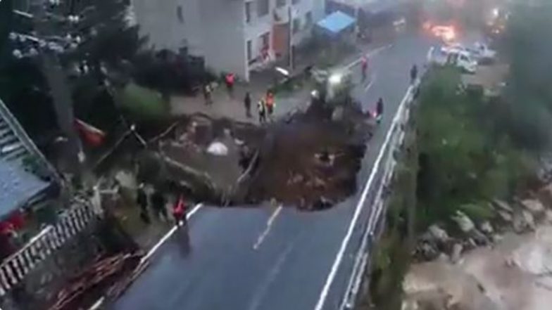 China Mudslide Video: 21 People Dead, Six Others Missing After Heavy Rainfall Triggers Flood and Mudflow in Xi'an