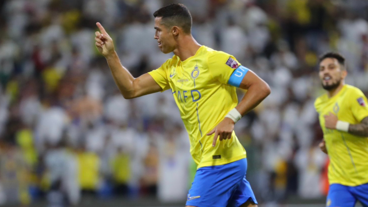 Cristiano Ronaldo Al-Nassr DEBUT vs Ettifaq 🟡🔵 2023 on Make a GIF