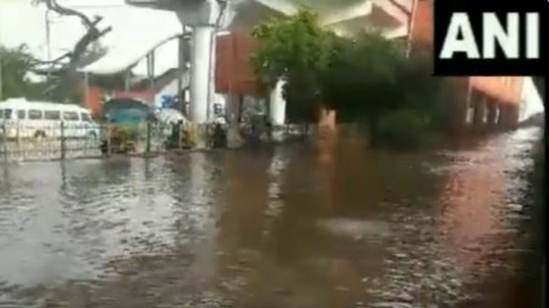 Delhi Rains: Heavy Rainfall in National Capital Triggers Waterlogging on Roads Near Badarpur Metro Station (Watch Video)