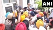 1984 Riots Case: Delhi Sikh Gurudwara Committee Protest Outside Rouse Avenue Court Against Congress Leader Jagdish Tytler; Scuffle Erupts Between DSGMC and Police (Watch Video)