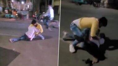 Fight Over Golgappa Video: Two Men Break Into Ugly Fight Over Seven Golgappa's Being Served for Rs 10, Viral Clip Surfaces