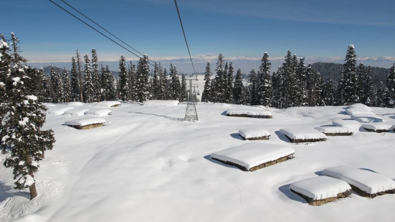 Gulmarg Weather Update: Jammu and Kashmir Hill Station Nears All-Time High as Temperature Soars to 17.2 Degrees Celsius