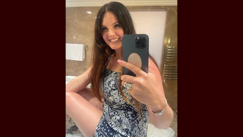 Lollapalooza 2023: Lana Del Rey Drops a New Mirror Selfie Ahead of Her Performance in Chicago (View Pic)