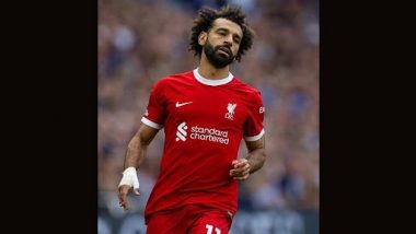 Unhappy Mohammad Salah Ignores Manager Jurgen Klopp After Getting Substituted During Chelsea vs Liverpool Premier League 2023–24 Game (Watch Video)