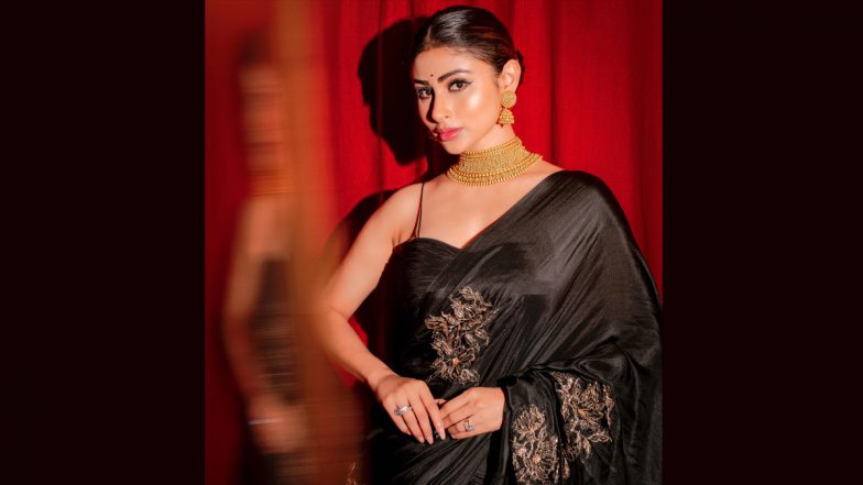 Mouni Roy Looks Drop-Dead Gorgeous in Black Saree and Sexy Blouse (View Pics)