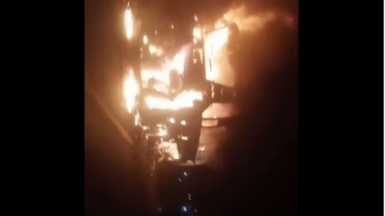 Pakistan Bus Fire Video: 16 Passengers Killed, 11 Injured After Bus Engulf Into Flames on Faisalabad Motorway Near Pindi Bhattian