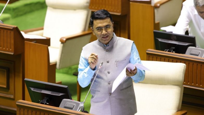 Goa: IPS Officer Misbehaves With Female Partygoer in Night Club at Baga-Calangute, CM Pramod Sawant Assures Strict Action