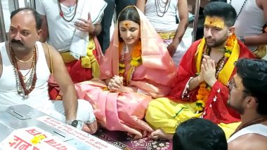 AAP Leader Raghav Chadha, Parineeti Chopra Offer Prayers at Mahakal Temple in Ujjain (Watch Video)