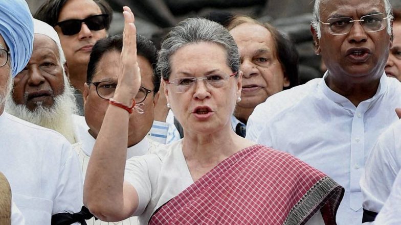 No-Confidence Motion Debate in Lok Sabha: Sonia Gandhi Leads From Front Amid Smriti Irani’s Verbal Attacks on Opposition