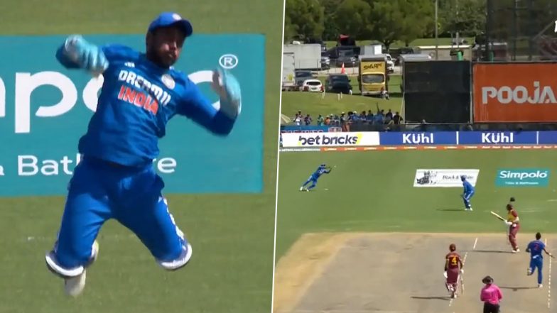 Edged and Taken! Sanju Samson and Kuldeep Yadav Grab Two Stunning Catches to Dismiss the Carribean Openers During IND vs WI 4th T20I 2023 (Watch Video)