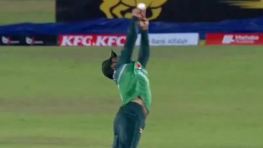 Shadab Khan Catch Video: Watch the Pakistan All-Rounder Grab A Leaping Stunner to Dismiss Hashmatullah Shahidi During PAK vs AFG 1st ODI 2023