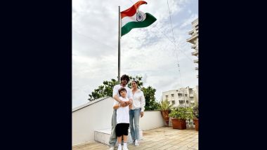 Independence Day 2023: Shah Rukh Khan Hoists National Flag at His Residence with Wife Gauri and Son AbRam (View Pics and Videos)