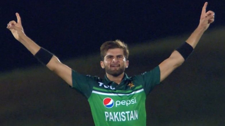 Two Wickets in Two Balls! Shaheen Shah Afridi Hits Afghanistan With Dual Strike Early in the Innings During PAK vs AFG 1st ODI 2023 (Watch Video)