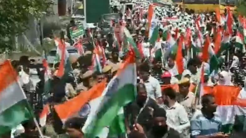 Independence Day 2023 Celebrations in Jammu and Kashmir: Army Jawans, Police Personnel and Citizens Participate in Massive Tiranga Rally in Shopian (Watch Video)