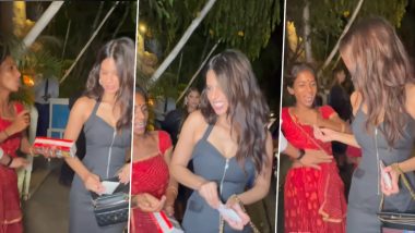 Suhana Khan Wins the Internet As She Gives Money to a Needy Woman While Exiting From Restaurant (Watch Video)